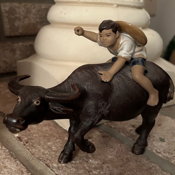 Vintage Chinese Boy Riding Water Buffalo Shiwan Mudman Shekwan Ceramic Figurine